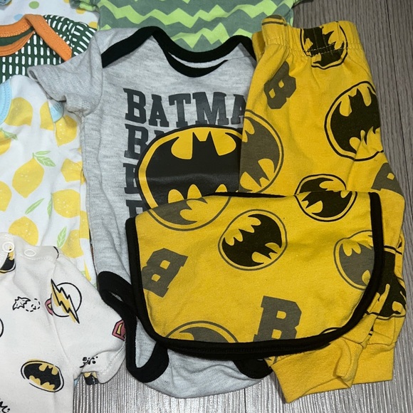 3-6 Months 14 onesies and 1 Batman set - Picture 6 of 7